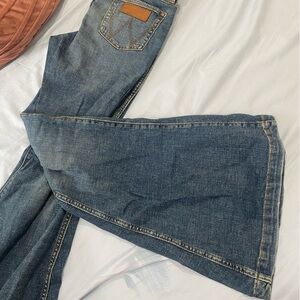 28 in waist 32 lenght !
